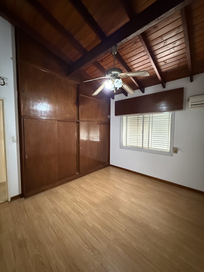 Casa de 3 dormitorios sobre la Ruta 8